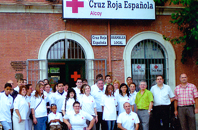 Con los voluntarios de Cruz Roja